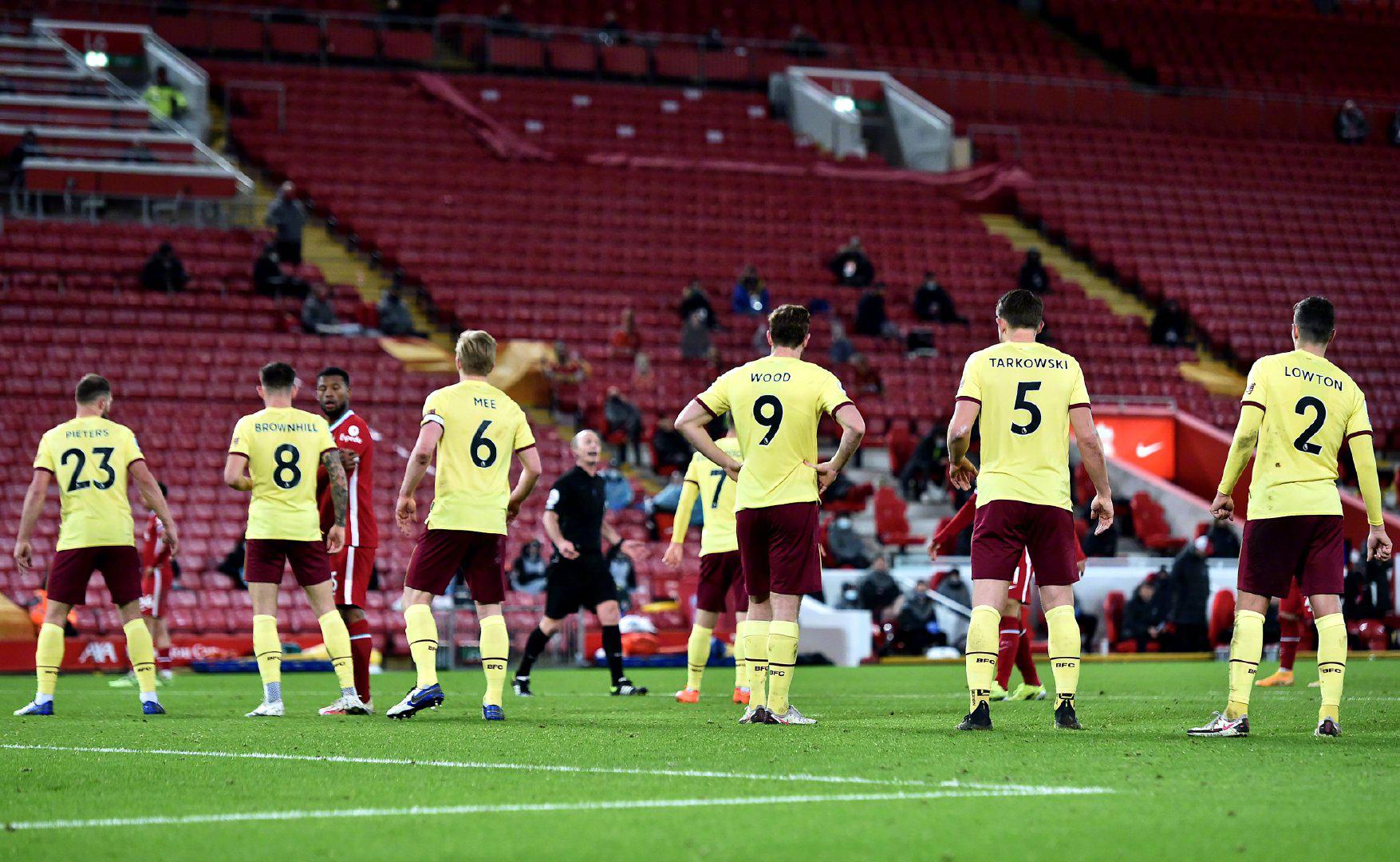 这张海报展 这张海报展